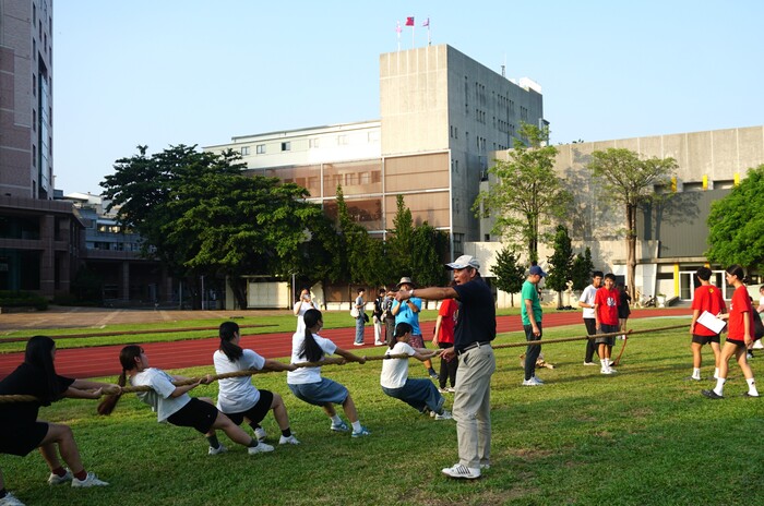 61週年校慶運動會-班際男、女混合15人制拔河賽圖片