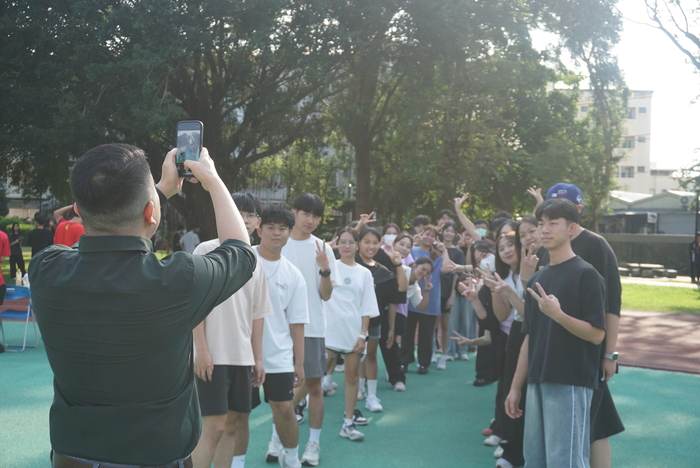 61週年校慶運動會-班際男、女混合15人制拔河賽圖片