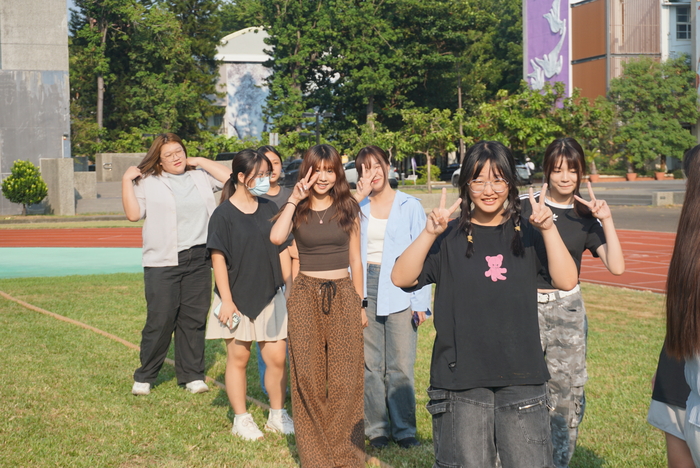 61週年校慶運動會-班際男、女混合15人制拔河賽圖片