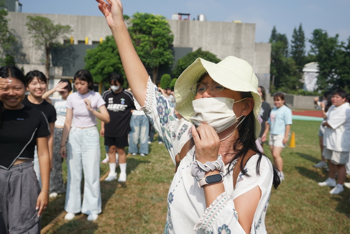 61週年校慶運動會-班際男、女混合15人制拔河賽圖片