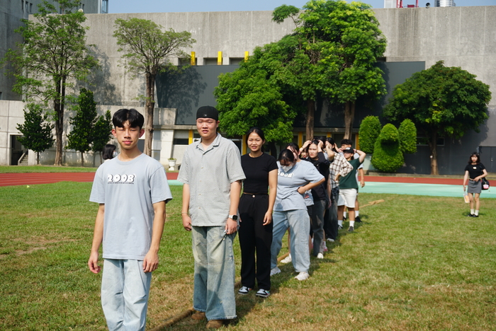 61週年校慶運動會-班際男、女混合15人制拔河賽圖片