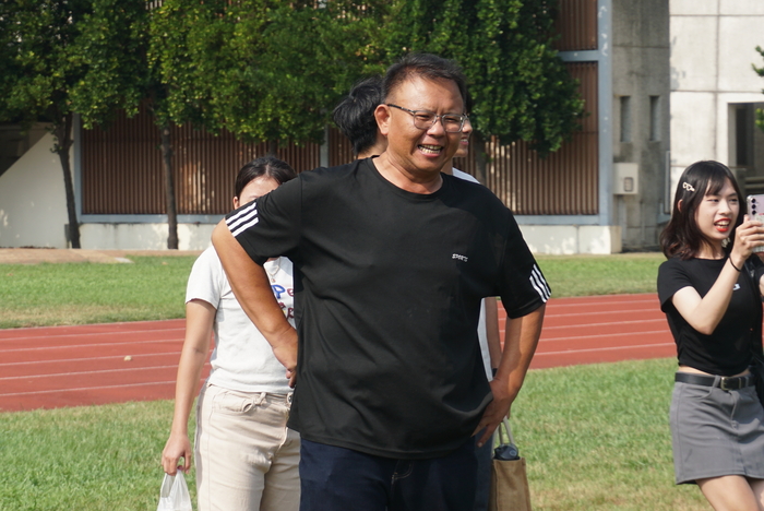 61週年校慶運動會-班際男、女混合15人制拔河賽圖片