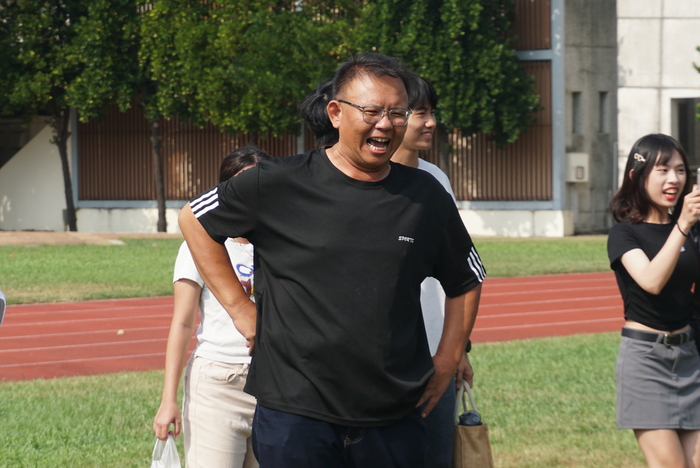 61週年校慶運動會-班際男、女混合15人制拔河賽圖片